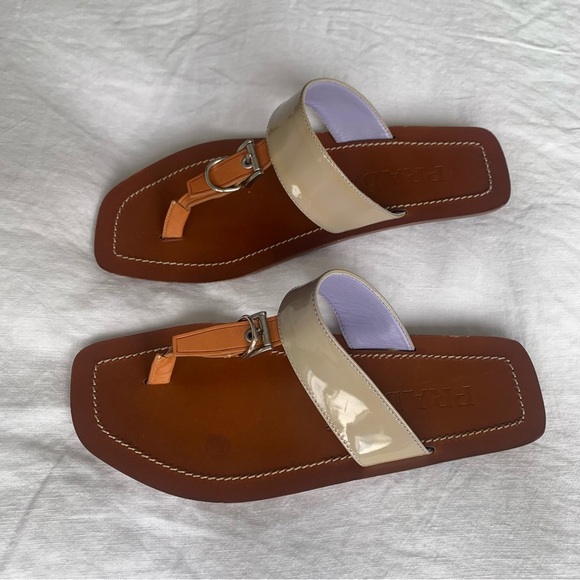 Vintage Prada Patent Leather Buckle Thong T Strap Sandals Tan Beige Brown - Picture 2 of 8